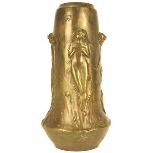 Váza négy női figurával